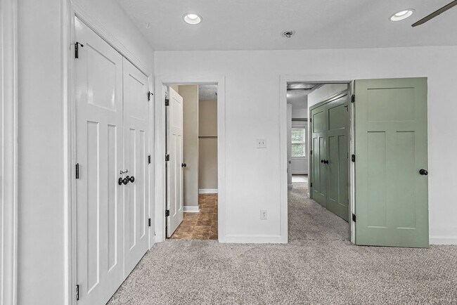 Building Photo - 105 Kenan Lp