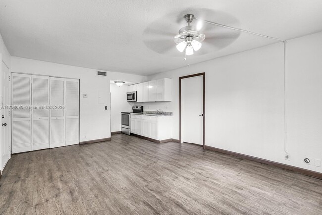 Building Photo - 2062 NW 43 Terrace