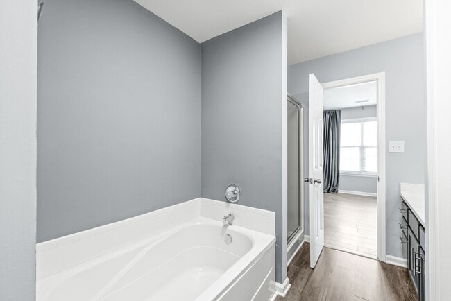 Building Photo - Gated Community in S. Charlotte
