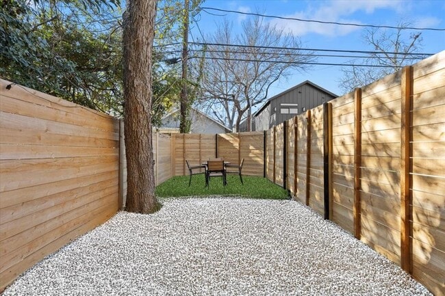 Building Photo - 1709 Willow St