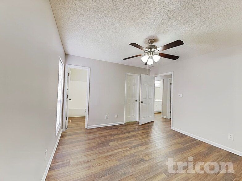 Building Photo - 924 Pine Cir Dr NW