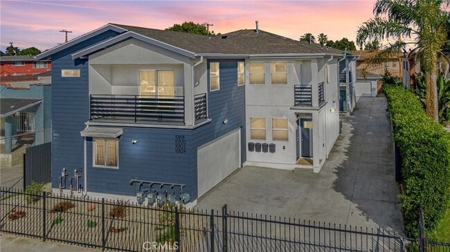 Building Photo - 10818 Long Beach Blvd