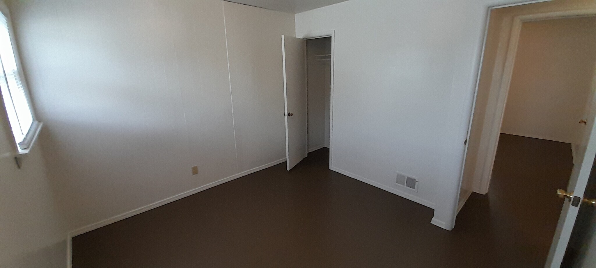 Bed 2 (b) - 3934 N Nevada St