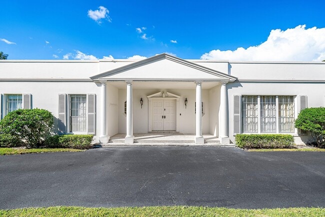 Building Photo - 157 Wells Rd