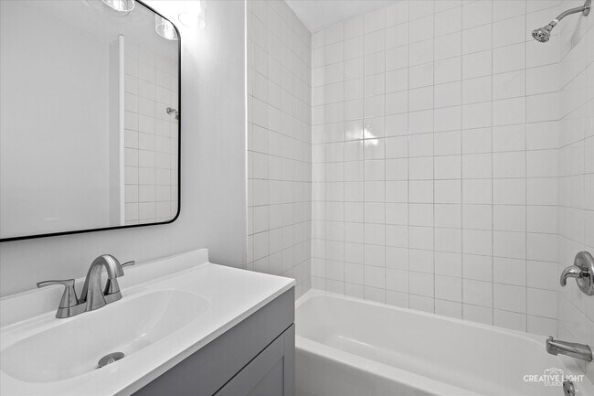 Building Photo - 344 Ryerson Ave