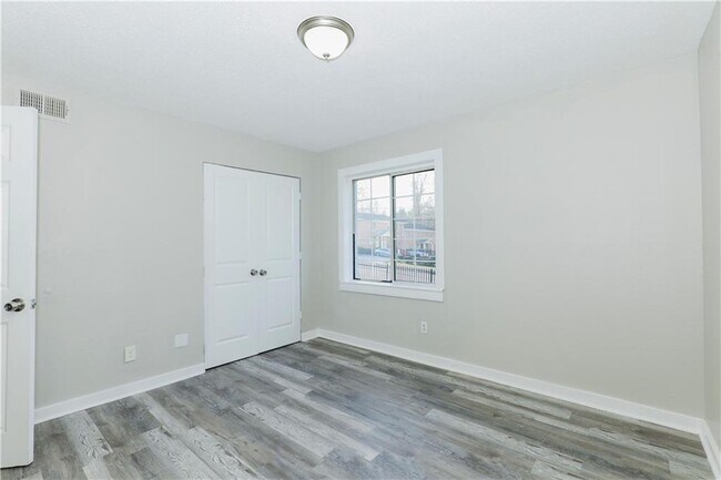 Building Photo - 2045 Alison Ct SW