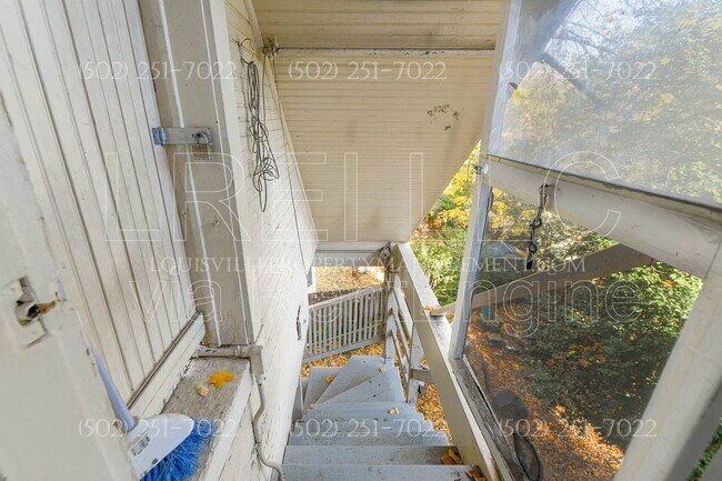 Building Photo - 1009 Everett Ave