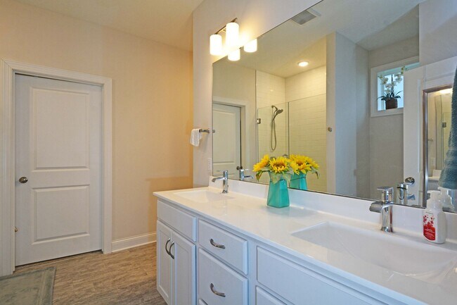 Building Photo - Impressive Walk-Out Rambler in Lake Elmo!