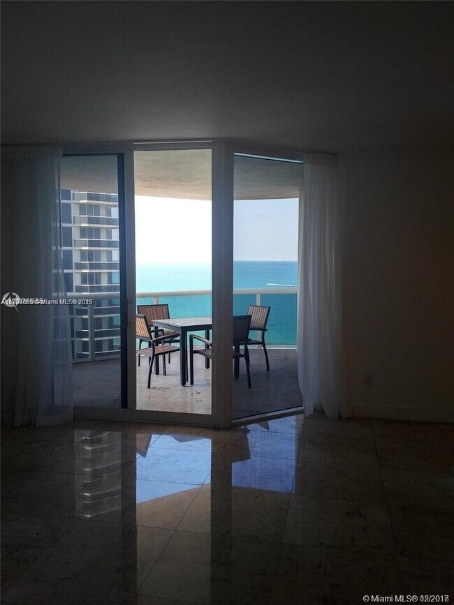 Building Photo - 4775 Collins Ave