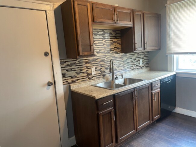 Building Photo - 8241 Ironwood St