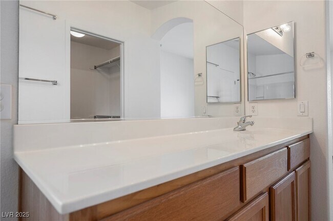 Building Photo - 4847 Double Down Dr