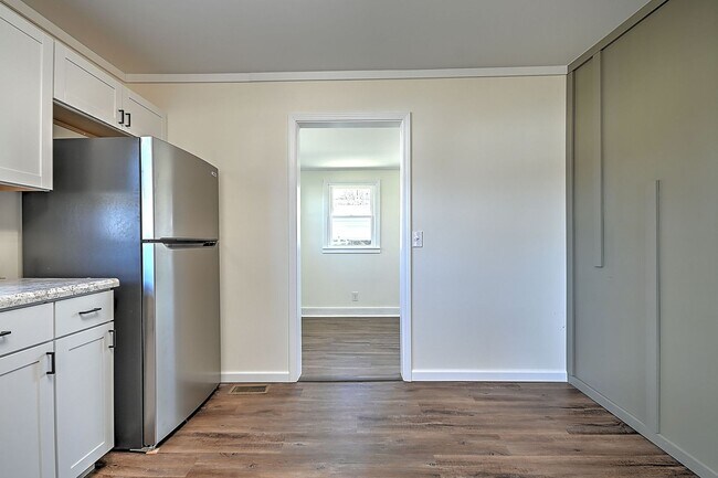 Building Photo - 502 Colorado St