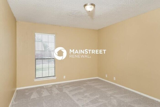Building Photo - 4 Bedroom Pet-Friendly Home in Edmond, OK with Main Street Renewal