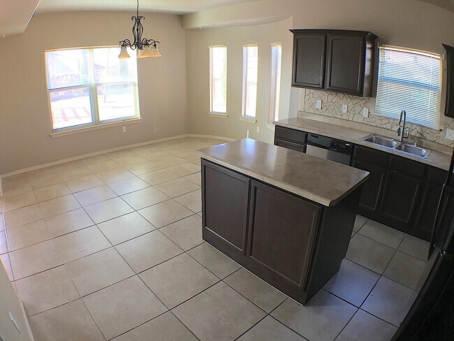 Building Photo - Northeast El Paso 3 Bed Refrig A/C