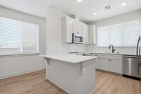 Building Photo - 3 Bed | 2 Bath Luxury Duplex