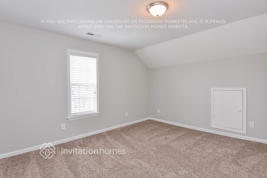 Building Photo - 213 Haywood Ln