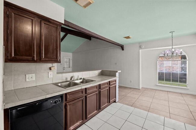 Building Photo - 6619 Indian Lake Dr