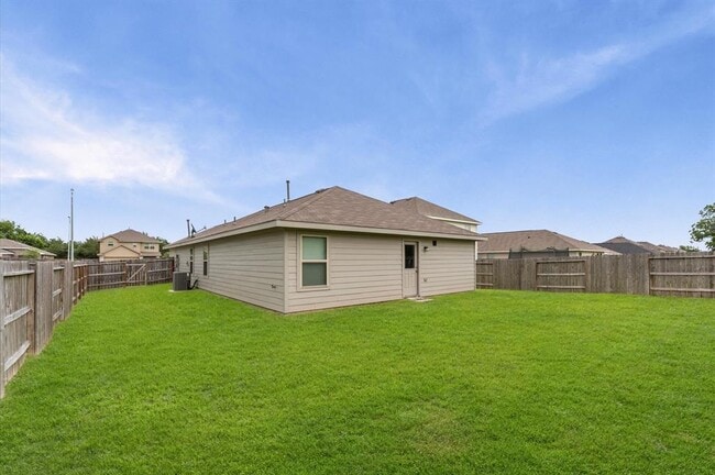 Building Photo - 347 Riverwood Village Ln