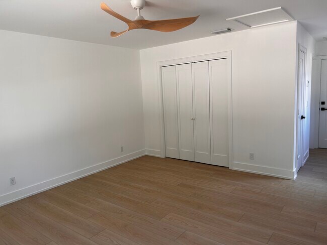 Building Photo - 1100 Kriss Ln