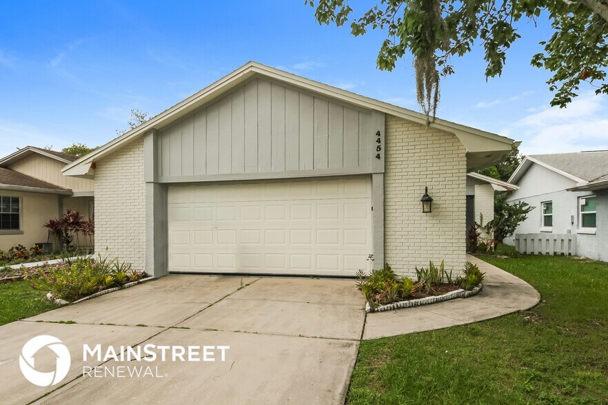 Primary Photo - 4454 Sandhurst Dr
