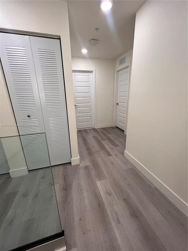 Building Photo - 10431 NW 82nd St