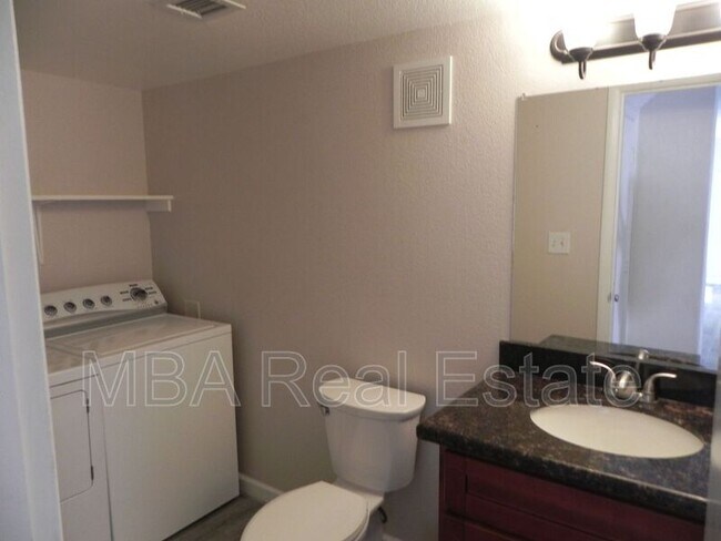 Building Photo - 15650 N 19th Ave