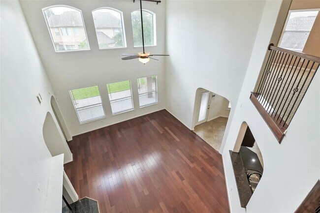 Building Photo - 20419 Windrose Bend Dr