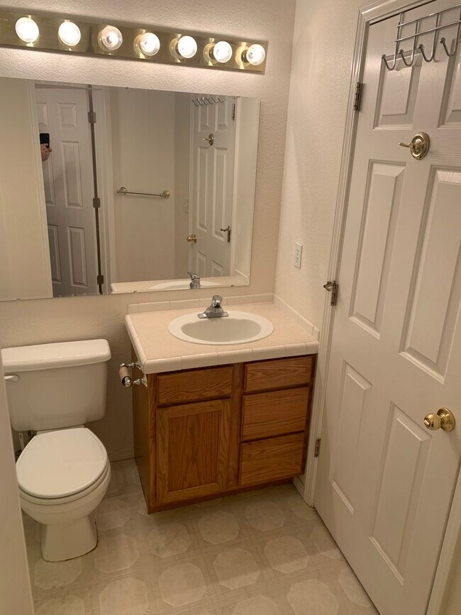 Building Photo - 4986 W Hillcrest View Ct