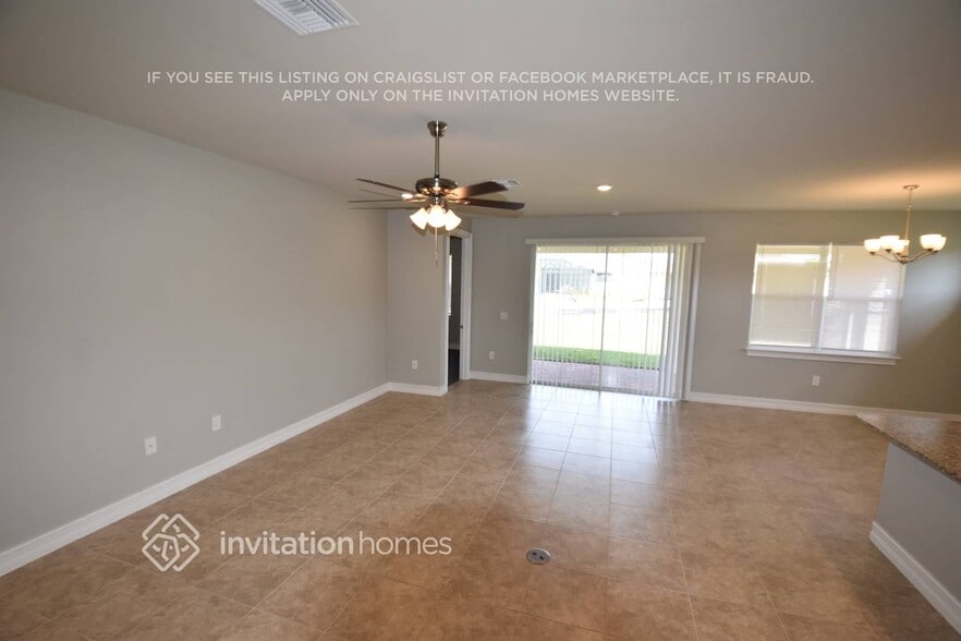 Building Photo - 7554 Paspalum