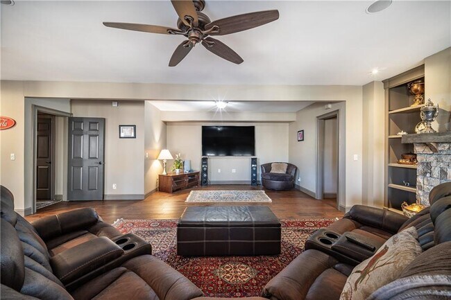 Building Photo - 5041 Towne Lake Hill N