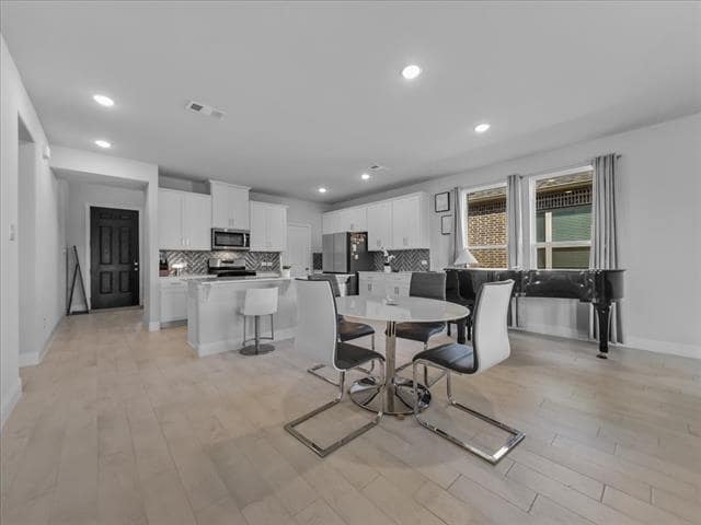 Building Photo - 500 Portina Dr