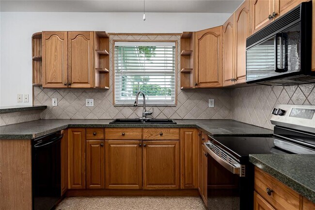 Building Photo - 1225 Casabella Dr