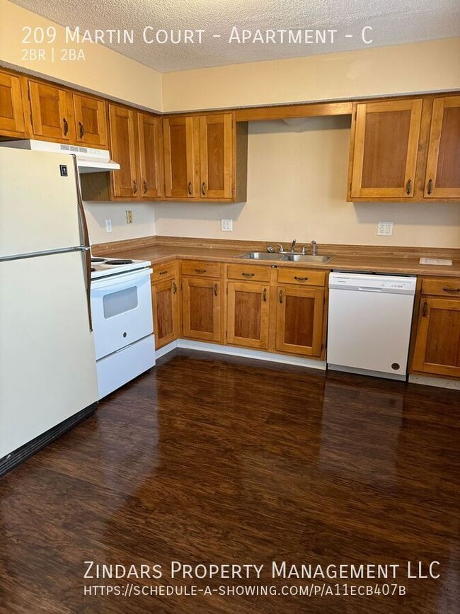 Primary Photo - 209 Martin Ct