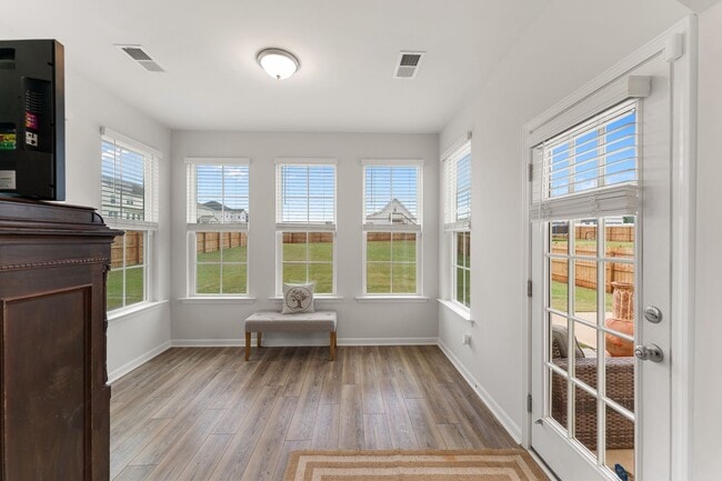 Building Photo - 505 S Oak Crst Dr
