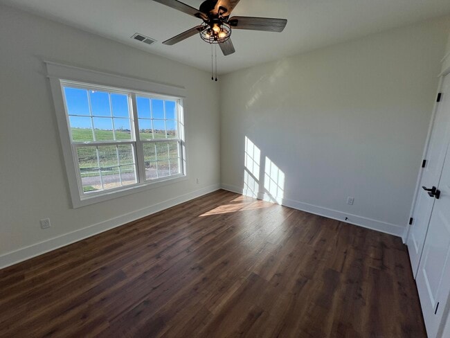 Building Photo - 308 Wolverine Way