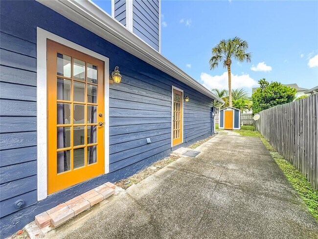 Building Photo - 1681 Walnut Ave