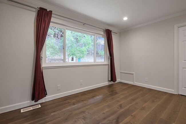 Building Photo - For Rent: Spacious Belmont Home with Upgra...