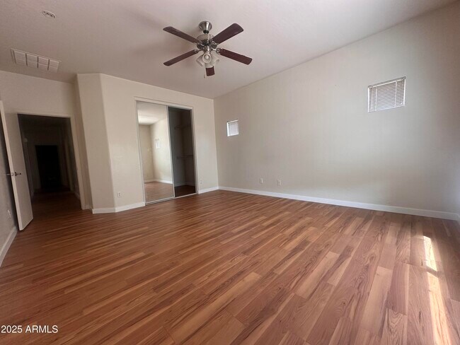 Building Photo - 15425 N 172nd Dr