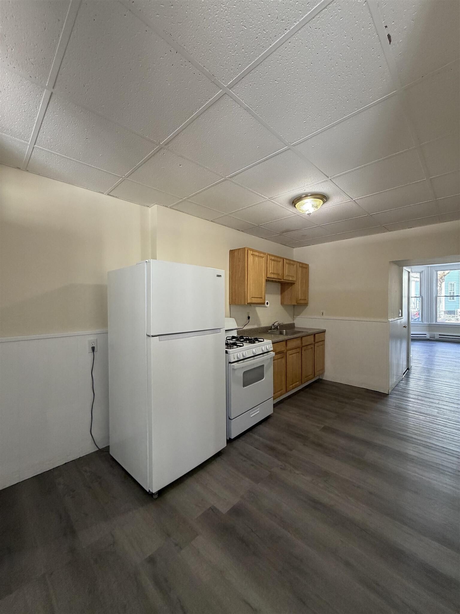 Building Photo - 9 School St