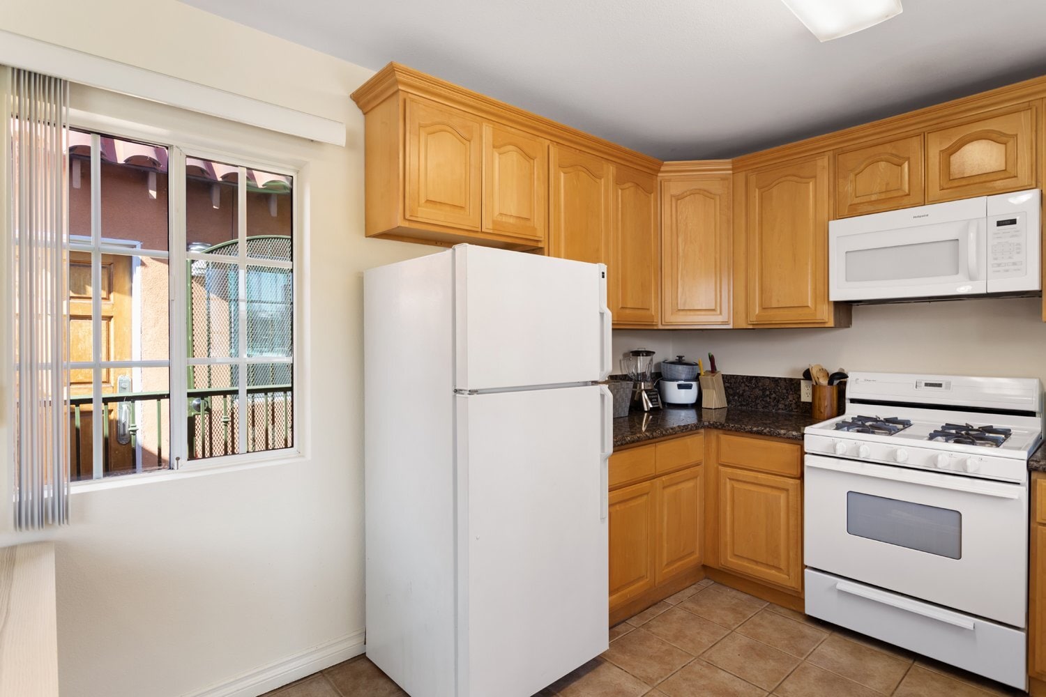 Building Photo - 1102 W 29th St