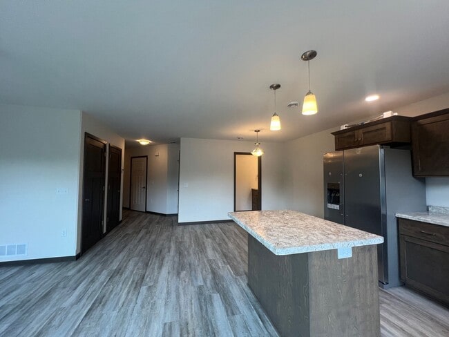 Building Photo - 1610 Eastside Cir