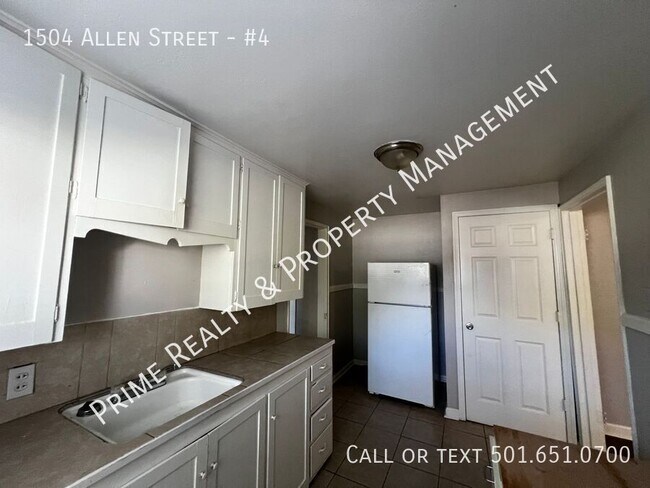 Building Photo - 1504 Allen St