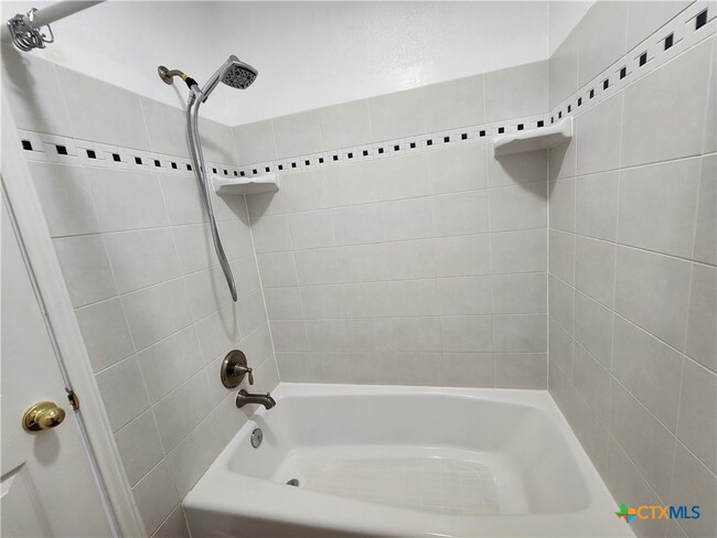 Building Photo - 249 Glenbrook Dr