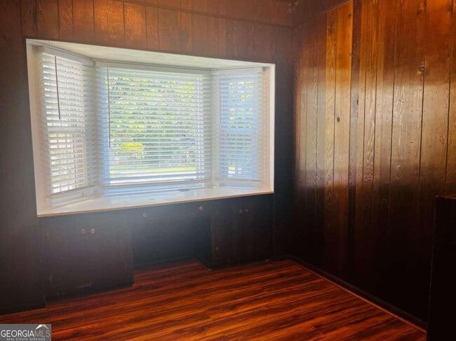 Building Photo - 507 Sylvan Dr