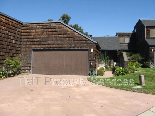 Primary Photo - 1516 Oakridge Park Rd