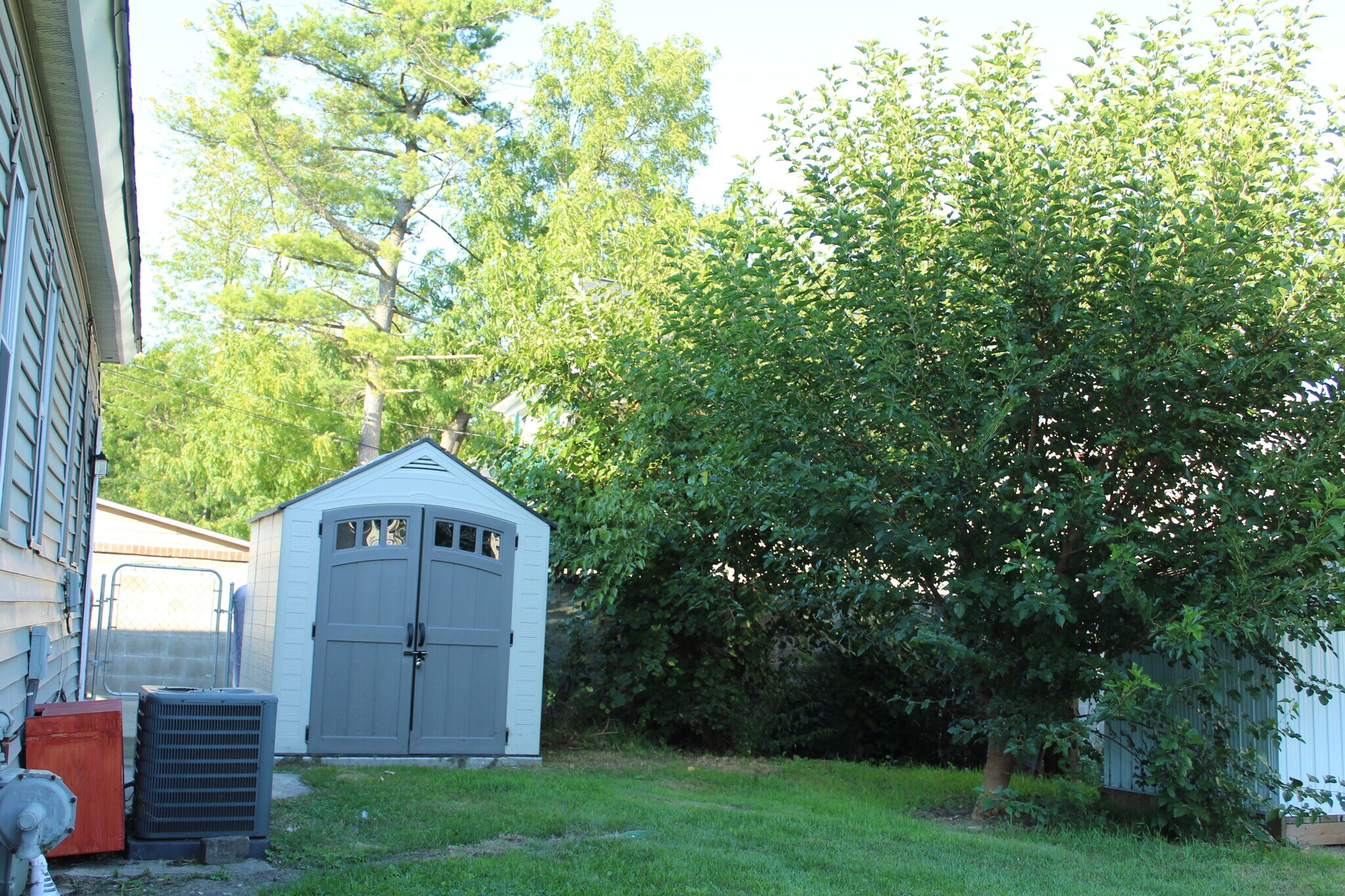 Outdoor storage area - 441 Crosby St NW