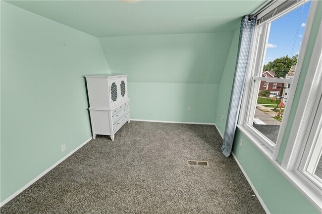 Building Photo - 217 Martsolf Ave