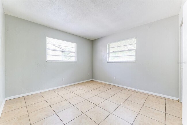 Building Photo - 1221 Kennedy Rd