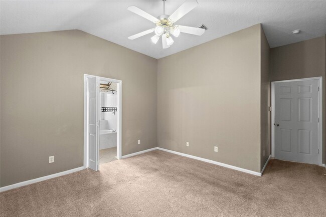 Building Photo - 805 Courtland View