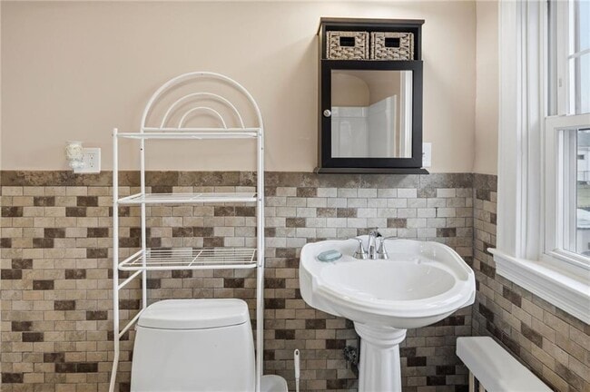 Building Photo - 67 Fred St